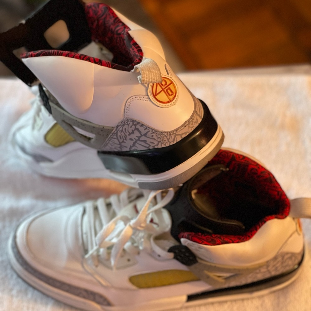 Jordan Spizikes Sz 13 White/Grey/Blk/Red